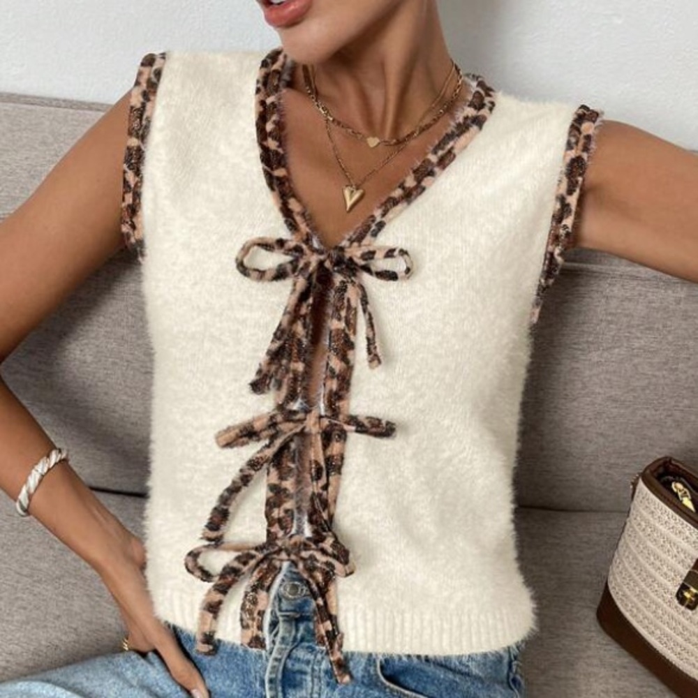 Women's Autumn/Winter Patchwork Leopard Print V-Neck Lace-Up Fashion KnittedVest